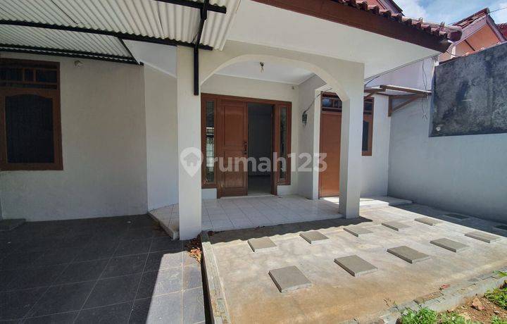 Rumah Di Griya Satwika Telkom, Legoso Ciputat Shm