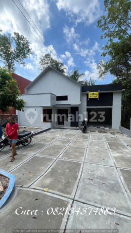 Dijual rumah dekat kampus UMY, halaman luas, Lt 238m2
