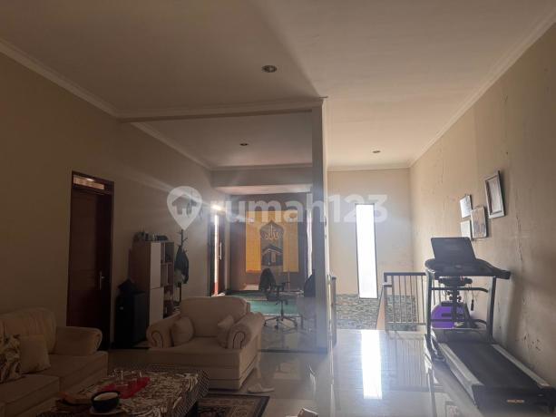 For Sale: 2-Story Move-In Ready House in Singgasana Ptadana Complex For Sale: 2-Story Move-In Ready House in Singgasana Ptadana Complex