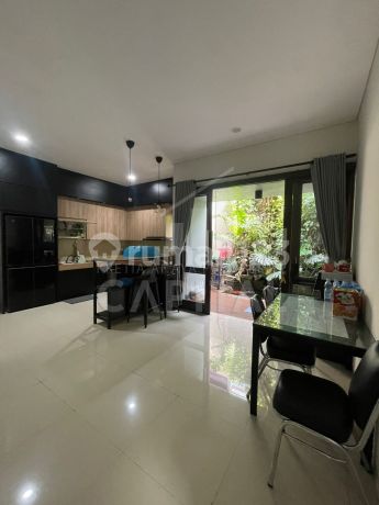 Rumah Semi Furnished di Taman Holis Indah Ii Bandung Rumah Semi Furnished di Taman Holis Indah Ii Bandung