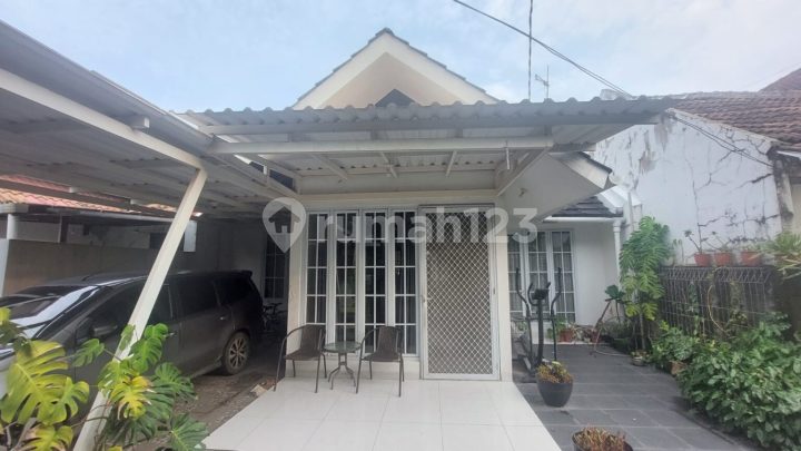 Selling a Cozy, Ready-to-Occupy House in Kemang Pratama 2, Bekasi Selling a Cozy, Ready-to-Occupy House in Kemang Pratama 2, Bekasi