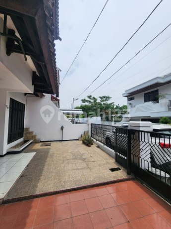 Villa Murah Jual Cepat Komplek Polonia Indah