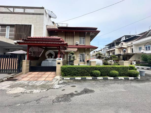 Villa Hook Murah Komplek Malibu Indah Polonia Lingkungan Nyaman dan Tenang Lokasi Dekat Palace Residence, Riverview & Helios Polonia