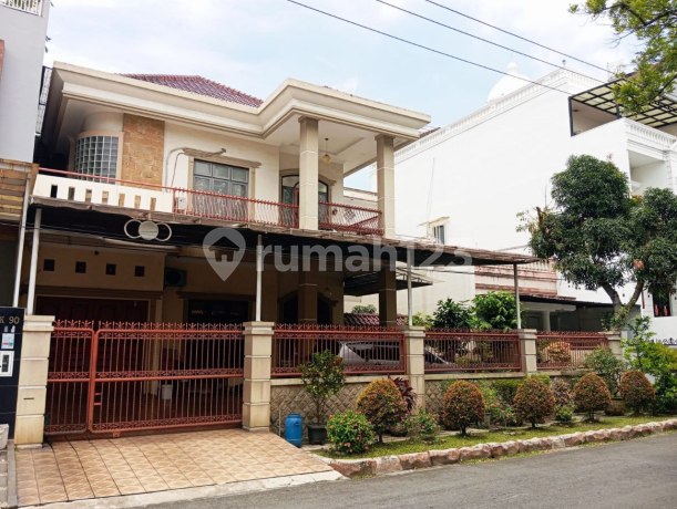 Dijual Villa Komplek Griya Riatur Indah Mewah Murah