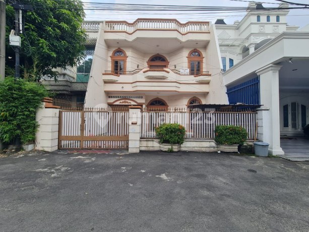 Villa Mewah Taman Polonia 4 - Juanda Medan