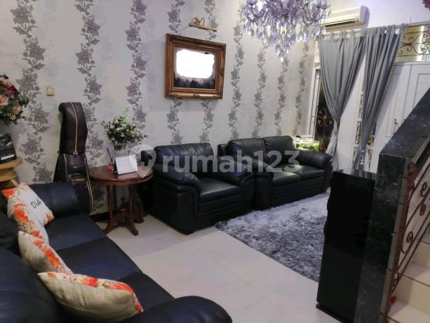 Rumah Siap Huni di Griya Cendana Town House, Pekayon, Bekasi