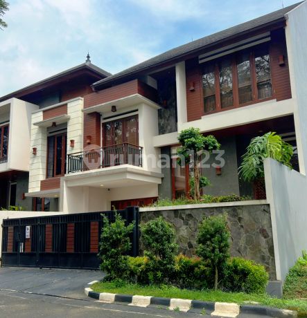 Rumah 3 Lantai Siap Huni Rumah 3 Lantai Siap Huni