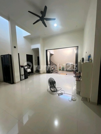 Rumah 2Lantai Rungkut Asri Timur Rumah 2Lantai Rungkut Asri Timur