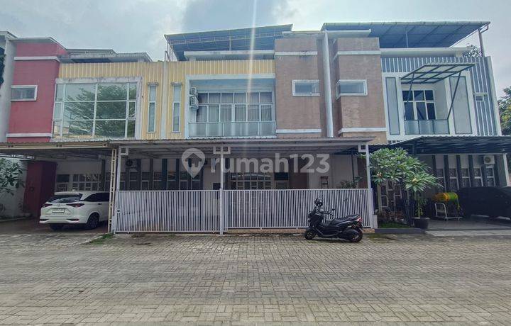 Dijual Villa 2,5 Lantai Siap Huni Komplek Setiabudi Landmark