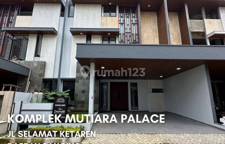 Rumah Villa Elit Dan Bagus Komplek Mutiara Palace