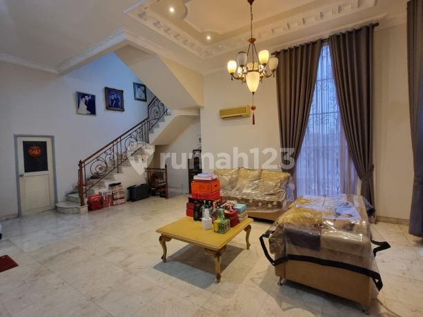 3-Story Corner House in Villa Gading Indah 3-Story Corner House in Villa Gading Indah