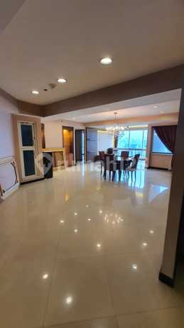 Disewakan 2 Unit Combine Condominium Taman Anggrek, Sangat Luas. Disewakan 2 Unit Combine Condominium Taman Anggrek, Sangat Luas.