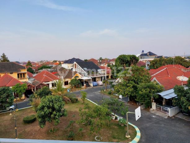 Rumah 3 Lantai di Graha estetika Tembalang Bagus untuk kostan