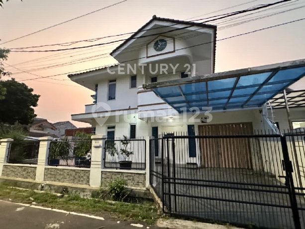 Jarang Ada‼️Rumah Siap Huni Hoek Depan Taman di Taman Duren Sawit Jarang Ada‼️Rumah Siap Huni Hoek Depan Taman di Taman Duren Sawit