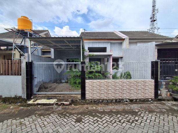 Rumah Renovasi di The Metro Graha - Siap Jadi Seperti Baru Rumah Renovasi di The Metro Graha - Siap Jadi Seperti Baru