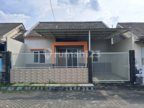 Rumah Renov Siap Huni di Metro Graha Tunggorono, Jombang Rumah Renov Siap Huni di Metro Graha Tunggorono, Jombang