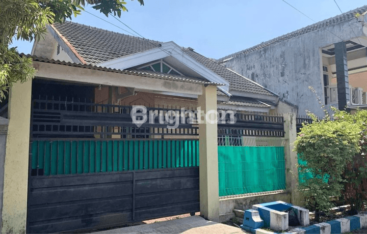 RUMAH DI DAERAH TATA SURYA TLOGOMAS DEKAT UNISMA DAN MALL DINOYO