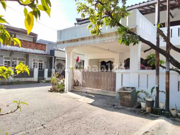 For Sale Hook House in Chandra Baru Complex, Pondok Melati, Bekasi