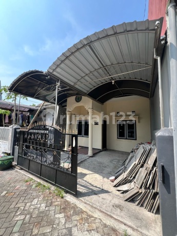 Rumah Graha Indah, di Jl Medayu Utara - Kondisi Siap Huni, Harga boleh Nego