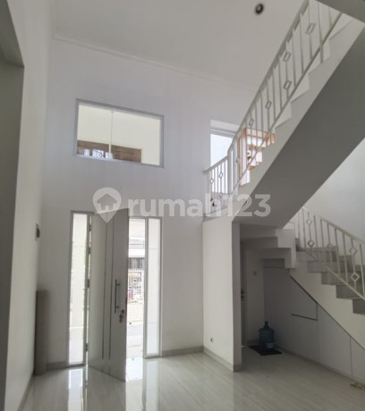 Pesona Bukit Bintaro. Rmh Cozy Modern 2Lt Strategis. Bebas Banjir