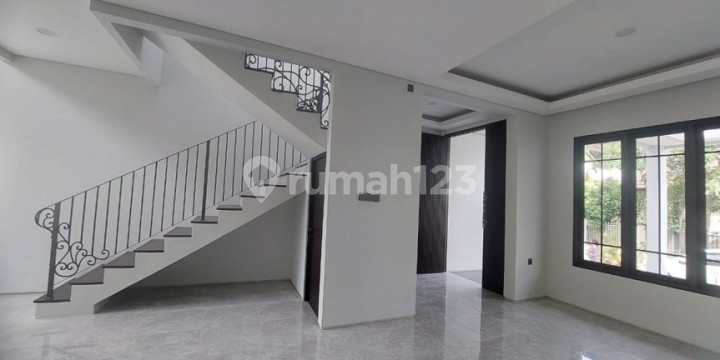 Megapolitan, Cinere-Depok. Rumah Siap Huni (Baru) 2Lt Cozy Modern