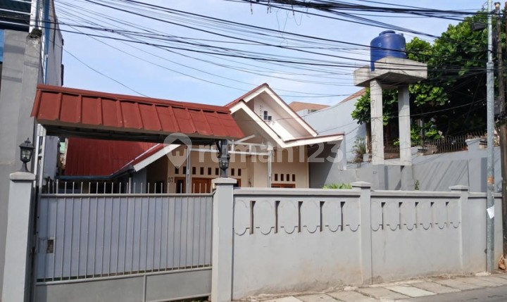 Gandaria Selatan, JakSel. Rumah Siap Huni, Strategis, BEBASBANJIR