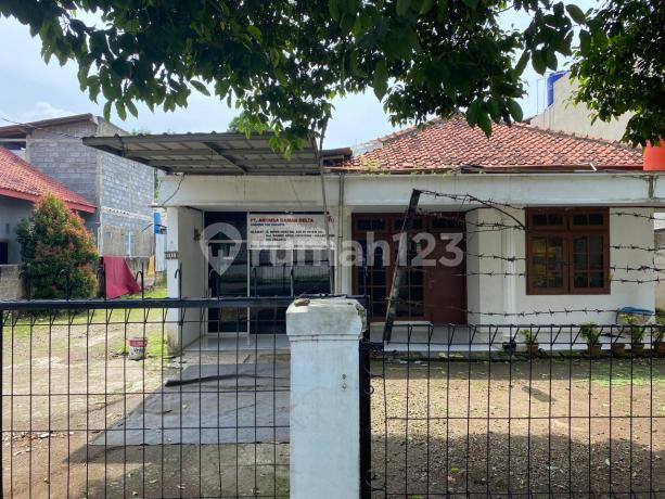 Rumah dengan Luas Tanah 668M² SHM Murah di Jakarta Timur