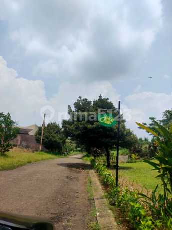 Di  Kavling di Perumahan Telaga Kahuripan, Parung - Bogor Jawa Barat