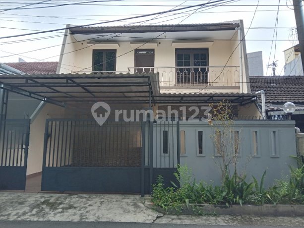 Kosambi Baru House, Size 8x15, Light Steel Roof, Facing Park