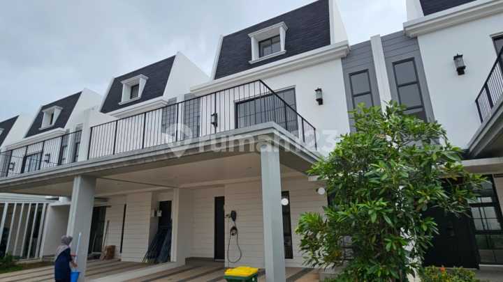Rumah Di Maison De Wisteria Metland Menteng Cakung Jakarta Timur, Lingkungan Premium & Asri