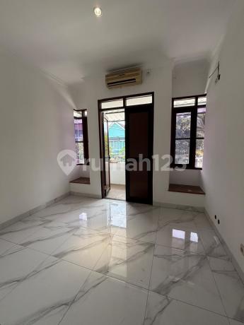 Beautiful House Already Renovated in Pattaya Garden Lippo Karawaci Beautiful House Already Renovated in Pattaya Garden Lippo Karawaci