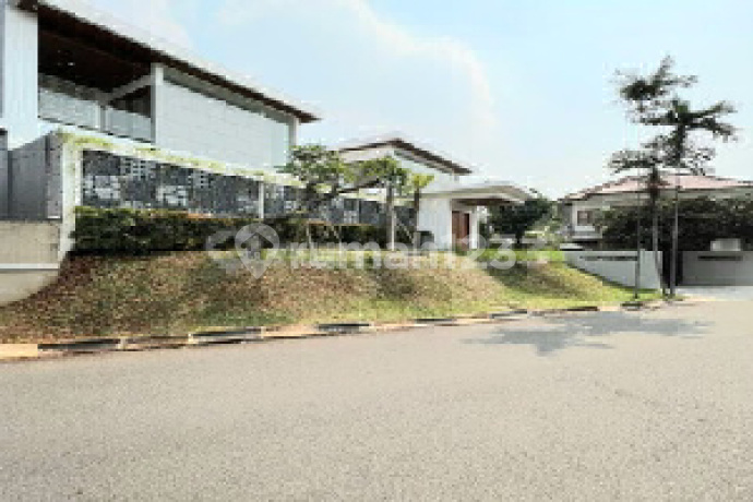 Rumah Baru Tropical Modern Desain Ada Kolam Renang di Pd. Indah