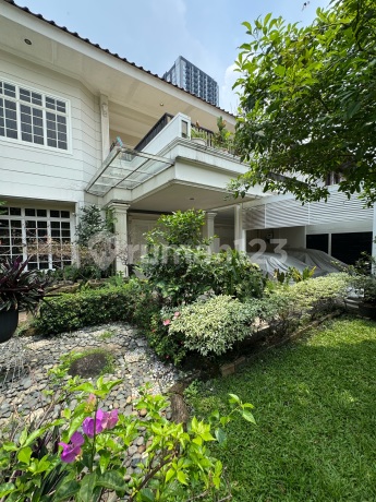 Rumah 2 Lantai Dalam Komplek Mewah Di Fatmawati