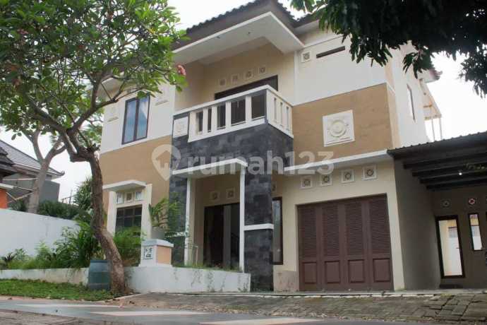 Rumah mewah 2 lantai beranda bali BSB city