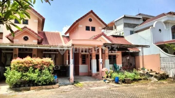 MURAH !! Rumah luas 168m2 GRAHA TAMAN BUNGA BSB