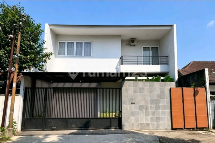 Rumah Mewah Modern Jl Semeru Gajahmungkur Dekat Akpol Rumah Mewah Modern Jl Semeru Gajahmungkur Dekat Akpol