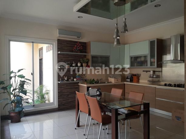 Dijual Rumah Summarecon Royal Gading Mansion 15X27 Meter , Bagus , Siap Huni Dijual Rumah Summarecon Royal Gading Mansion 15X27 Meter , Bagus , Siap Huni