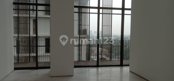  Apartemen Senopati Suites Penthouse 4 Kamar Tidur Unfurnished Bagus