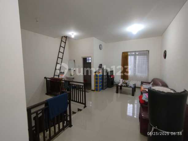 Rumah Area Kembar Tengah Kota