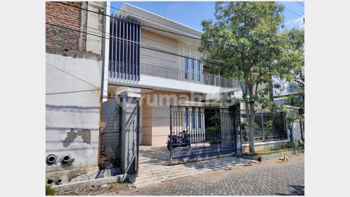 Gading Pantai - rumah mewah minimalis selangkah dari Raya Kenjeran dekat UNAIR