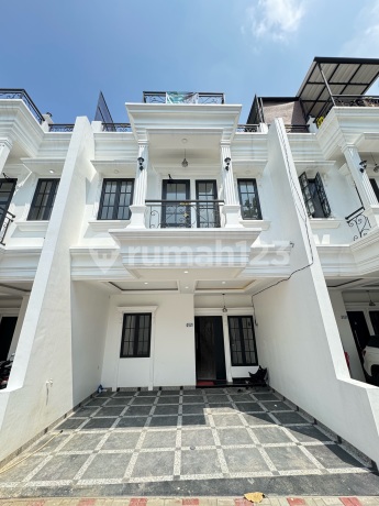 American Classic 3-Story New House on Land Plot in UI Area + Rooftop