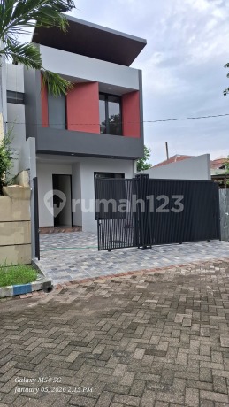 Rumah Baru Kualitas Premium 2 Lt Sby Timur Dkat Mal Kampus Skolah