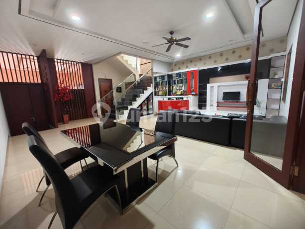 Dijual Rumah Pik 1 8X24 3 Lantai Semi Furnished Rapi Dijual Rumah Pik 1 8X24 3 Lantai Semi Furnished Rapi
