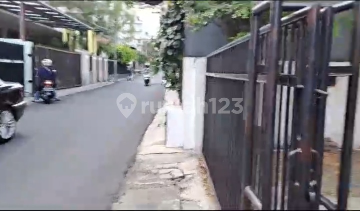 Ready-to-Occupy House in a Strategic Residential Area on Muararajeun Supratman Street, Central Bandung City, Near Gedung Sate and Unpad/ITB Campus