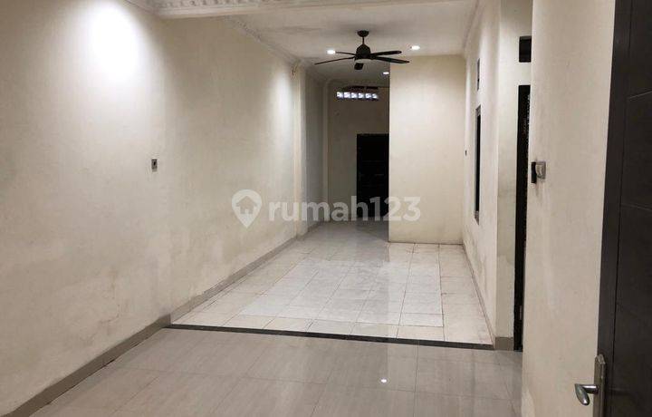 Rumah Minimalis 1 Lantai di Jambu Pelangi, Cipondoh Tangerang
