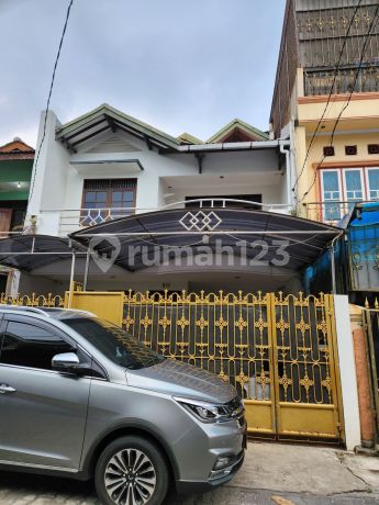 Dijual murah rumah dua lantai di Villa tomang indah duri kepa