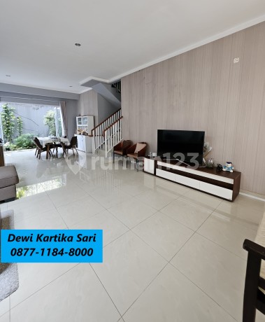 Semi-Furnished House with Beautiful Interior in Kebayoran Bintaro VC14720