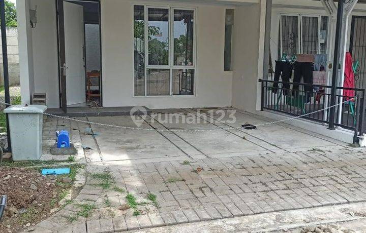 Rumah 2 Lantai Dalam Komplek Jaya Imperial Green Semi Furnished
