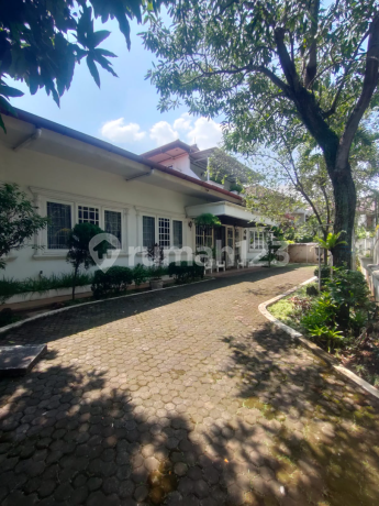 Well-Maintained Old House Land Area Included in Complex in Lebak Bulus Well-Maintained Old House Land Area Included in Complex in Lebak Bulus