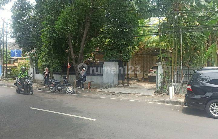 Turun Harga Jadi 9 M Dari 10 M Rumah Hook Besar Bagus Di Samping Jalan Strategis.